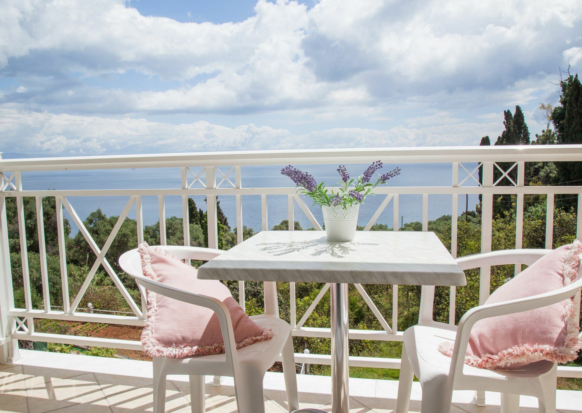 Brentanos Apartments - A - View Of Paradise Gastouri  Exteriör bild